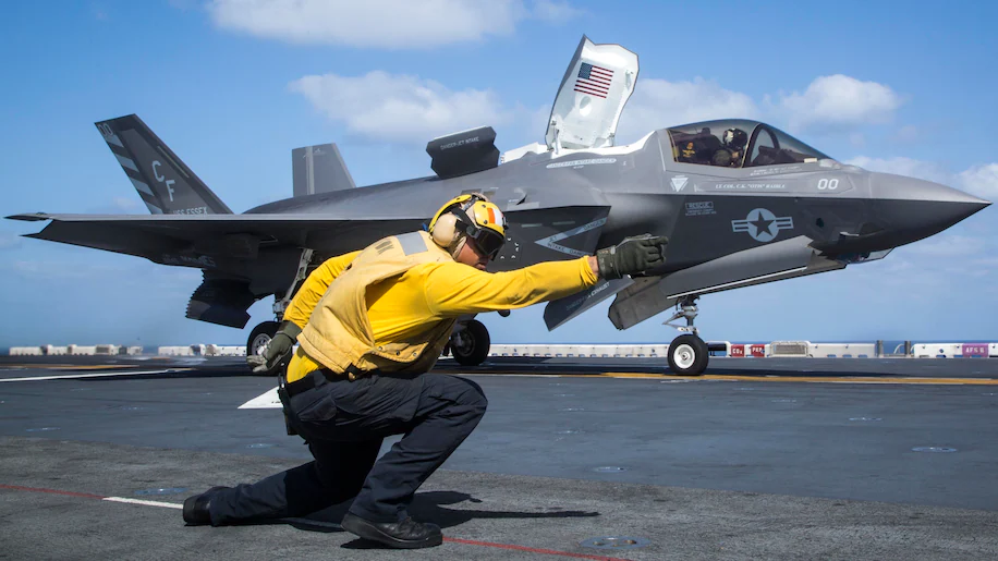 US Fighter Jet F-35 Crashes in South China Sea, Pilot Safe, Seven Soldiers Injured