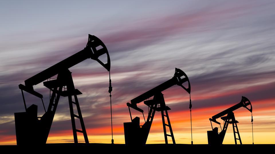 Oil prices rise on supply concerns; Brent crude reaches $105.59/bbl